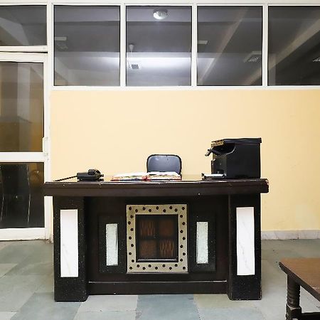 ניו דלהי Oyo 28126 Charanpahari Hotel מראה חיצוני תמונה