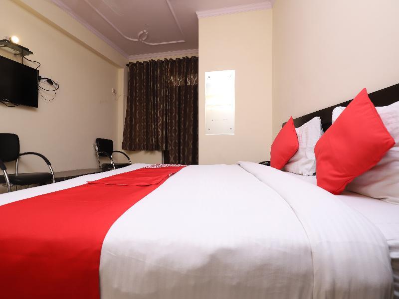 ניו דלהי Oyo 28126 Charanpahari Hotel מראה חיצוני תמונה