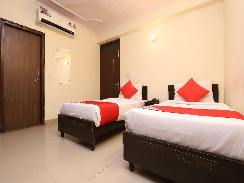 ניו דלהי Oyo 28126 Charanpahari Hotel מראה חיצוני תמונה