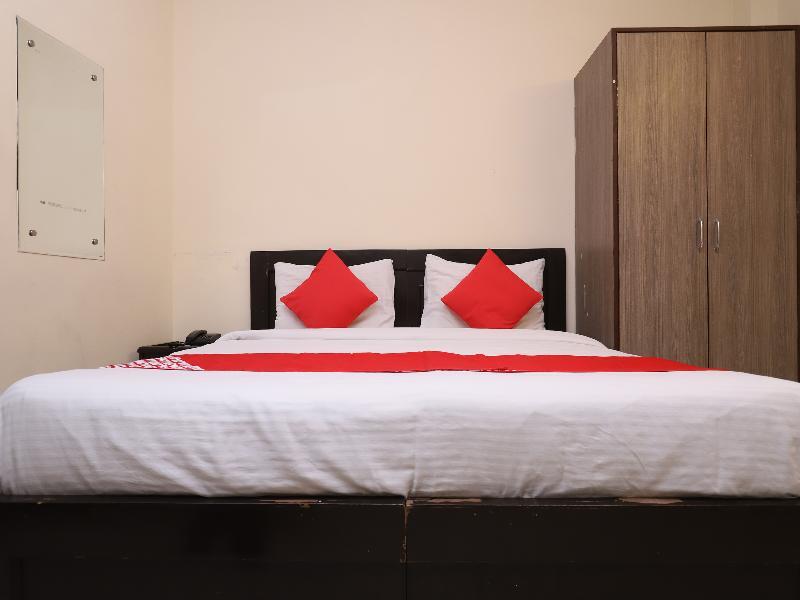 ניו דלהי Oyo 28126 Charanpahari Hotel מראה חיצוני תמונה