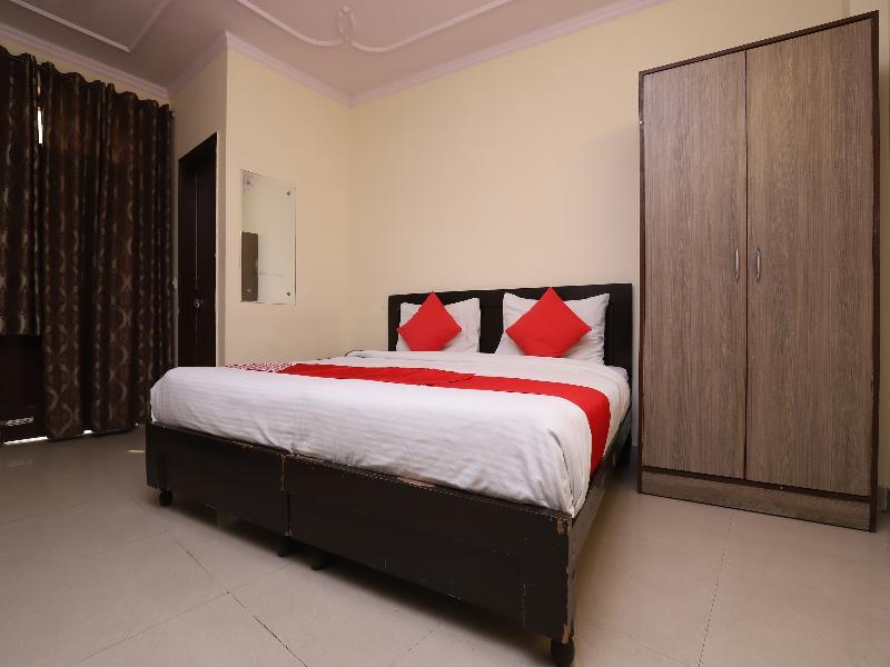 ניו דלהי Oyo 28126 Charanpahari Hotel מראה חיצוני תמונה